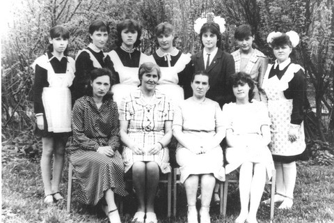 Педагоги и выпускники детской музыкальной школы. Тоншаево 1985 год